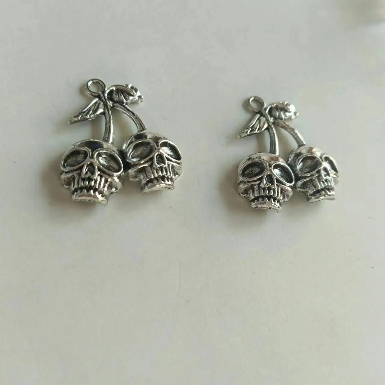 4pcs/Lot Silver Color 40x32mm Cherry Skull Skeleton Charms Halloween Pendant For DIY Handmade Metal Jewelry Making Accessories