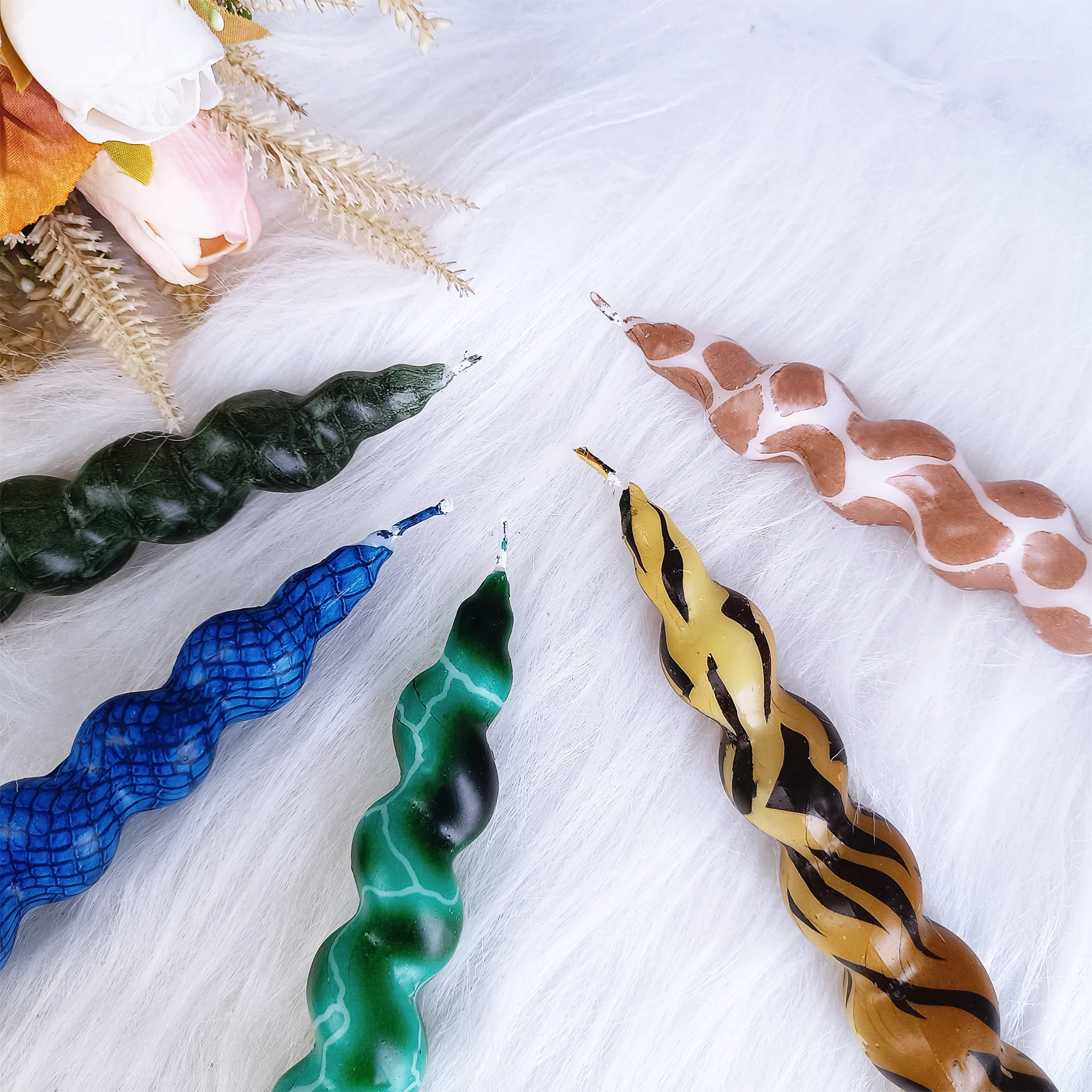 2PCS 9.8 Inch Unscented Candles Animal Pattern Handmade Spiral Stick Candles Premium Printing Home Decor Gift Candles