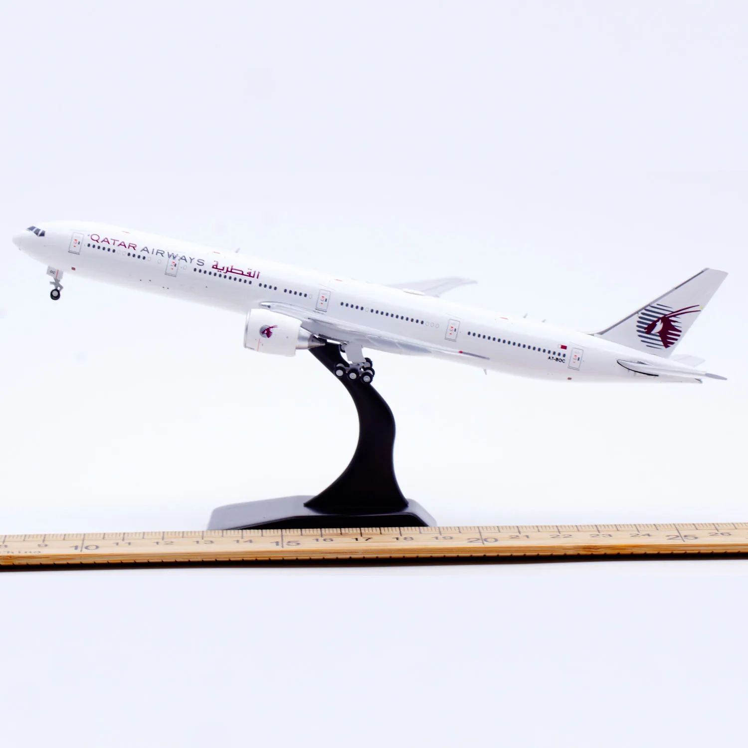 

XX40679 Alloy Collectible Plane Gift JC Wings 1:400 Qatar Airways Boeing B777-300ER [All White] Diecast Aircraft Model A7-BOC