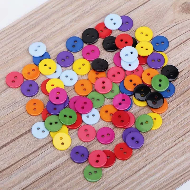 100 sztuk/partia Mix kolorów 15mm żywica przyciski 2-otwory Flatback okrągły przycisk wyroby krawieckie DIY Handmade odzież odzież materiał