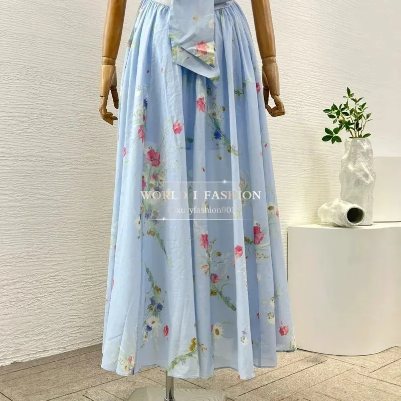 Bawełniana Sukienka Midi Damska Bez Rękawów na Ramiączkach Spaghetti z Wycięciami, Elegancki Kwiatowy Wzór, Niebieska, Wysoka Jakość, Lato 2025