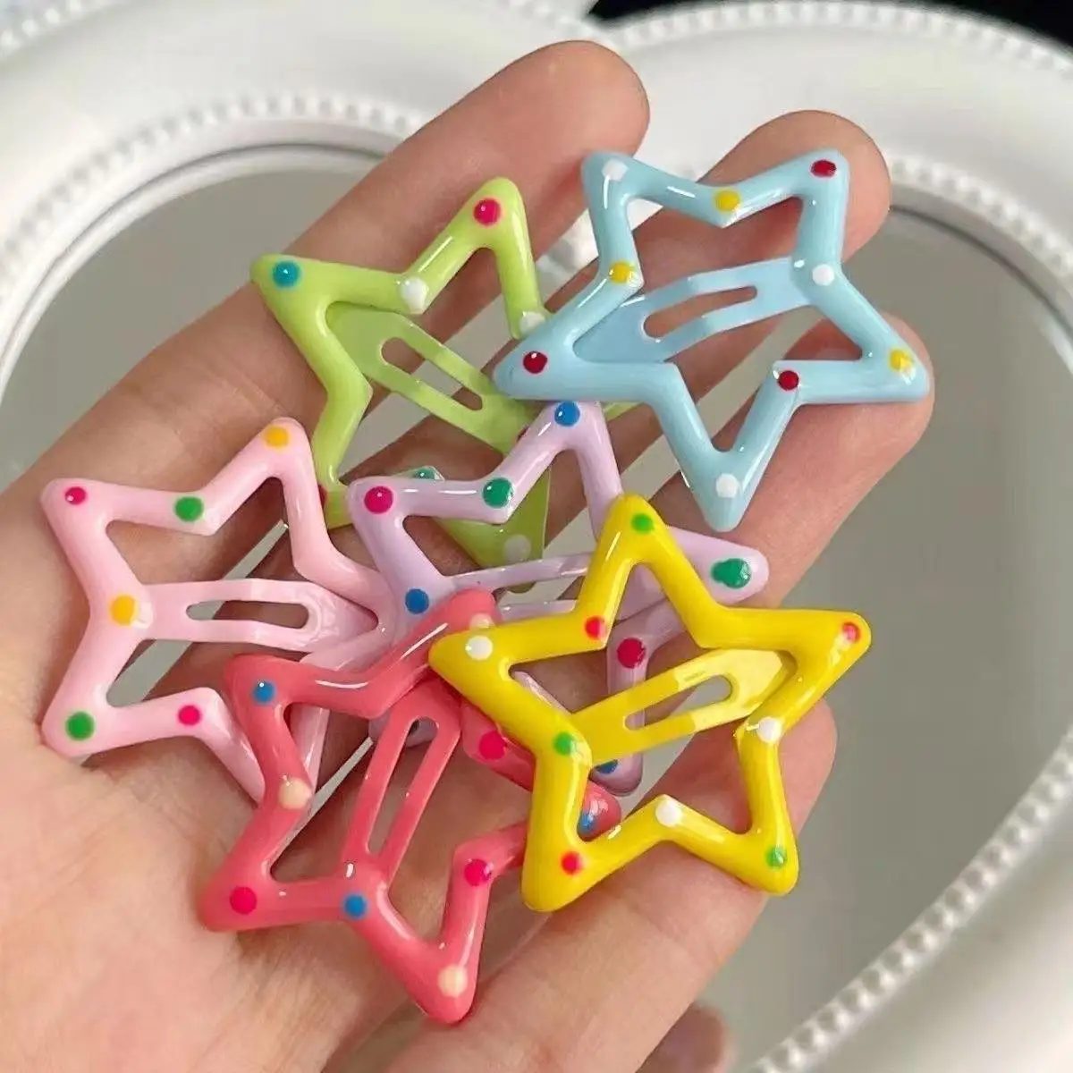 Macaron Random Color Polka Dot Star Hair Clips Cute Hollow Barrettes for Girls Daily Hairstyle Makeup Hair Partition