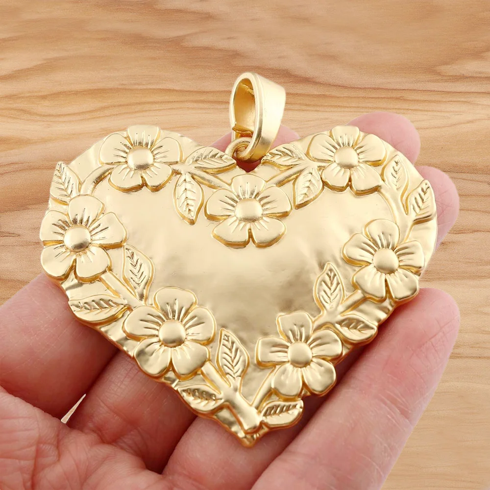 

1 Piece Matte Gold Large Bohemian Hammered Flower Heart Romantic Charms Pendants for DIY Necklace Jewelry Making Findings