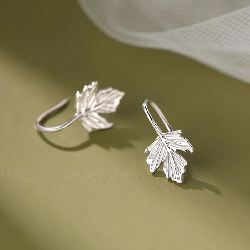 Personality Sterling Silver Metal Engraved Texture Maple Leaf Stud Earrings for Women Nature-inspired Jewelry Accessories Gifts