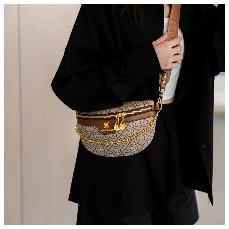 

Elegant Women's Crossbody Bag in Leather By Famous Designer Luxury Brand Popular Classic Shoulder Bag Ladies