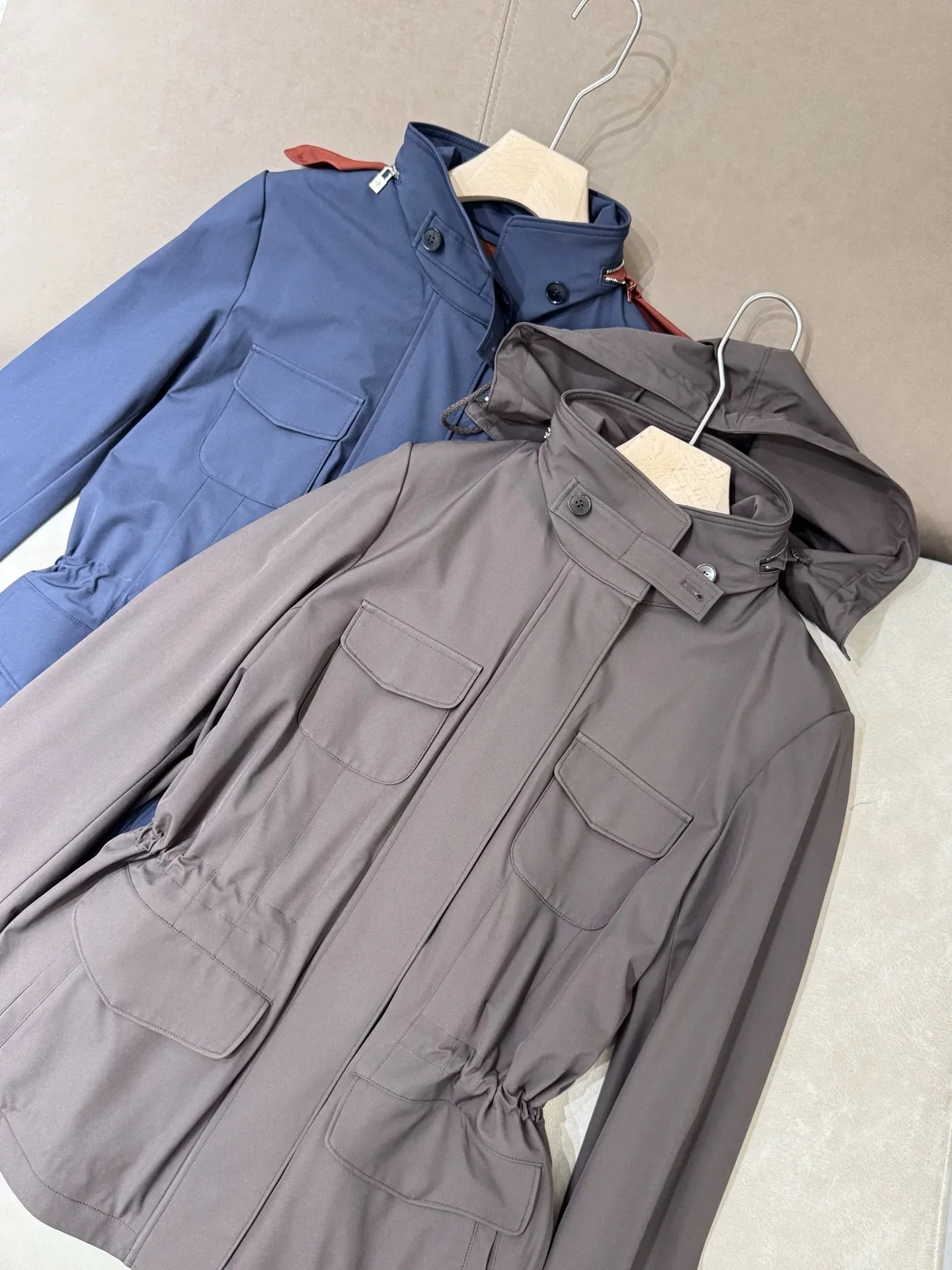 Manteau de voyage à capuche pour femme, veste chaude décontractée à quatre poches, de haute qualité, nouvelle collection automne hiver 25