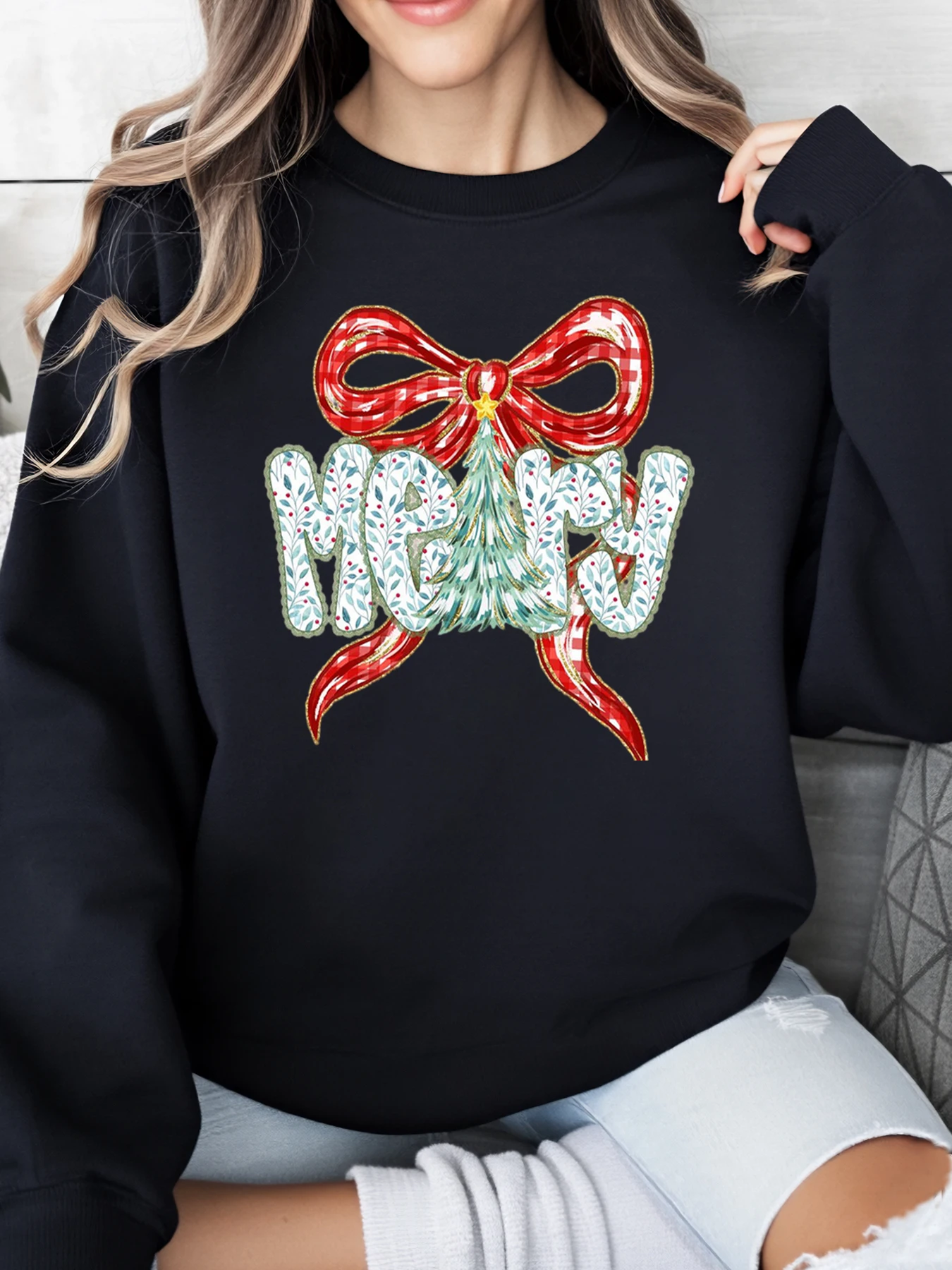 Sudadera con estampado de Feliz Navidad y lazo de árbol de Navidad para mujer, ropa informal para fiesta de vacaciones, color negro de talla grande
