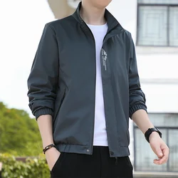 Spring and Autumn Men's Thin Jacket Outdoor Slim fit Breathable Zipper Design Fashion Windbreaker Leisure Hiking Fishing Coat