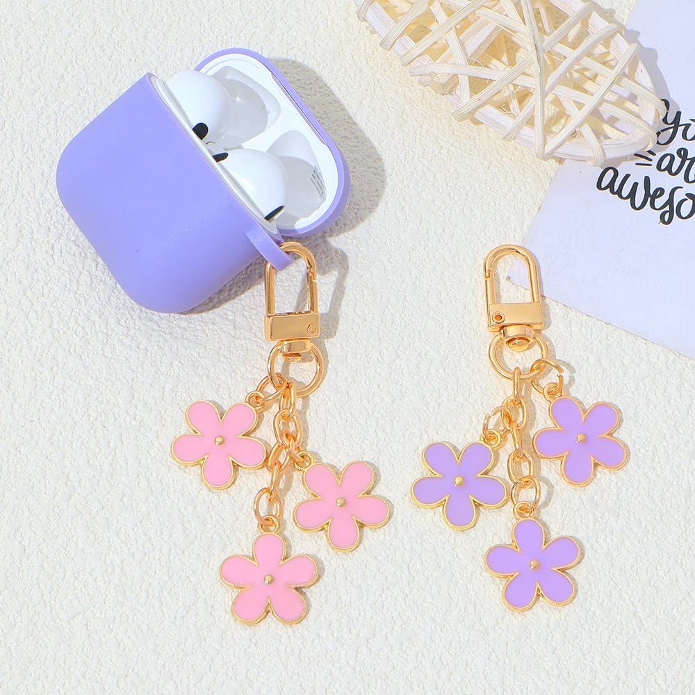 Cute Daisy Keychains Metal Enameled Flower Tassel With Keyring For Girls Handbag Backpack Charms Earphone Case Decor Accessories