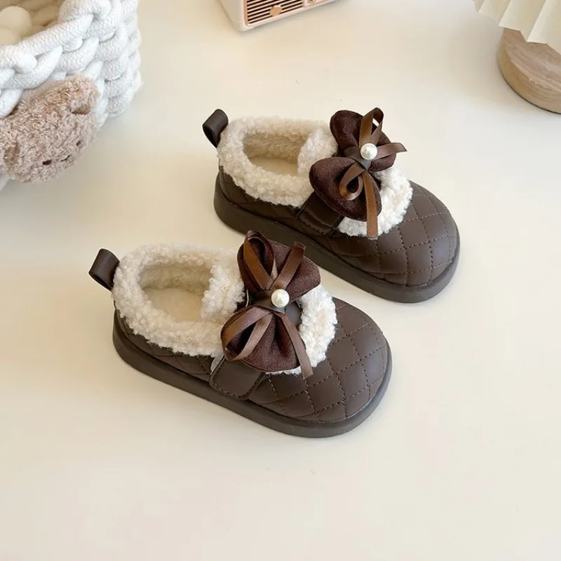 Kinder-Plüsch-Lederschuhe Winter Neue Warme Baumwollschuhe mit Dicker Sohle und Schleife für Mädchen Kleinkinder-Freizeitschuhe Kinder-Loafer – Detail 4