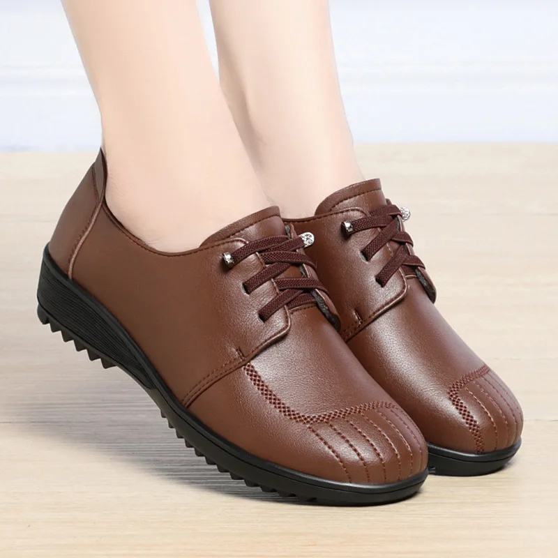 

Plus Size 35-43 Comfortable Breathable Shallow Soft Leather Shoes Women Flats 2025 Fall Driving Moccasins Loafers for Mom Work