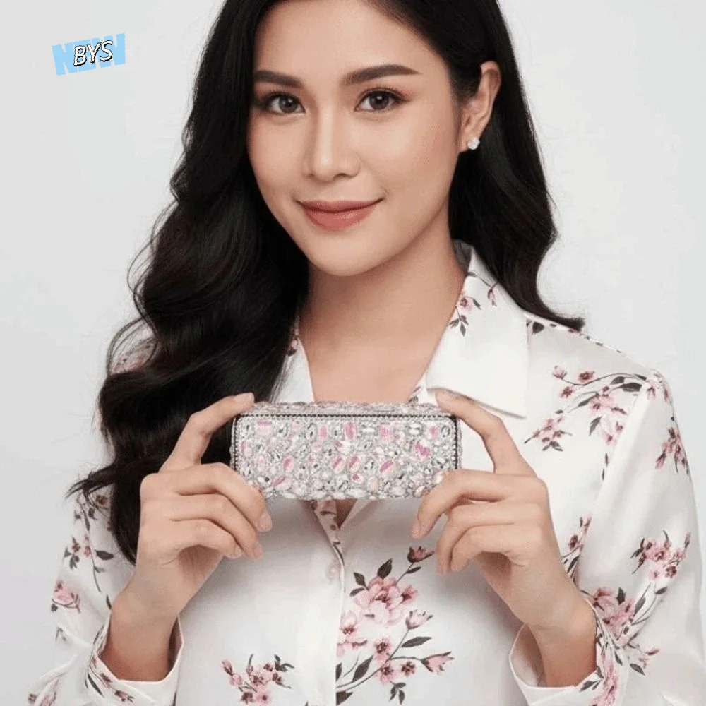 

Portable Rhinestone-inlay Glasses Case Shiny Leather Eyewears Storage Box Anti-splash Water Magnetic