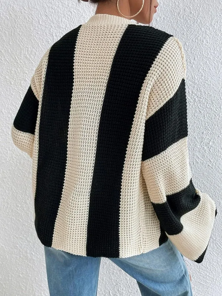 Freeacy 2024 Autumn New Woomen's Buttoned Sweater Contrast Color V-neck Long Sleeves Loose Fit Knit Sweater Cardigan Coats