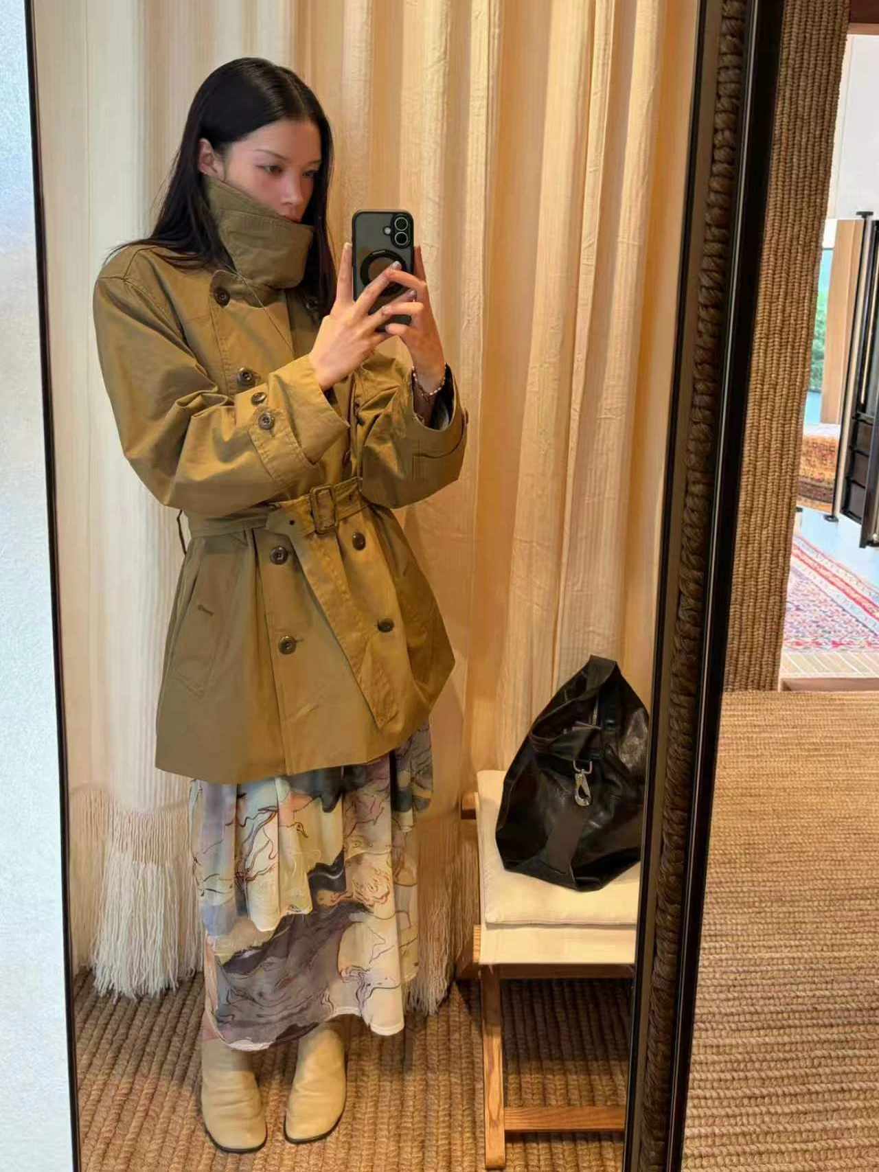 Women's collared short coat with double-buttoned belt for shaping the waist, stylish business coat for 2026 season
