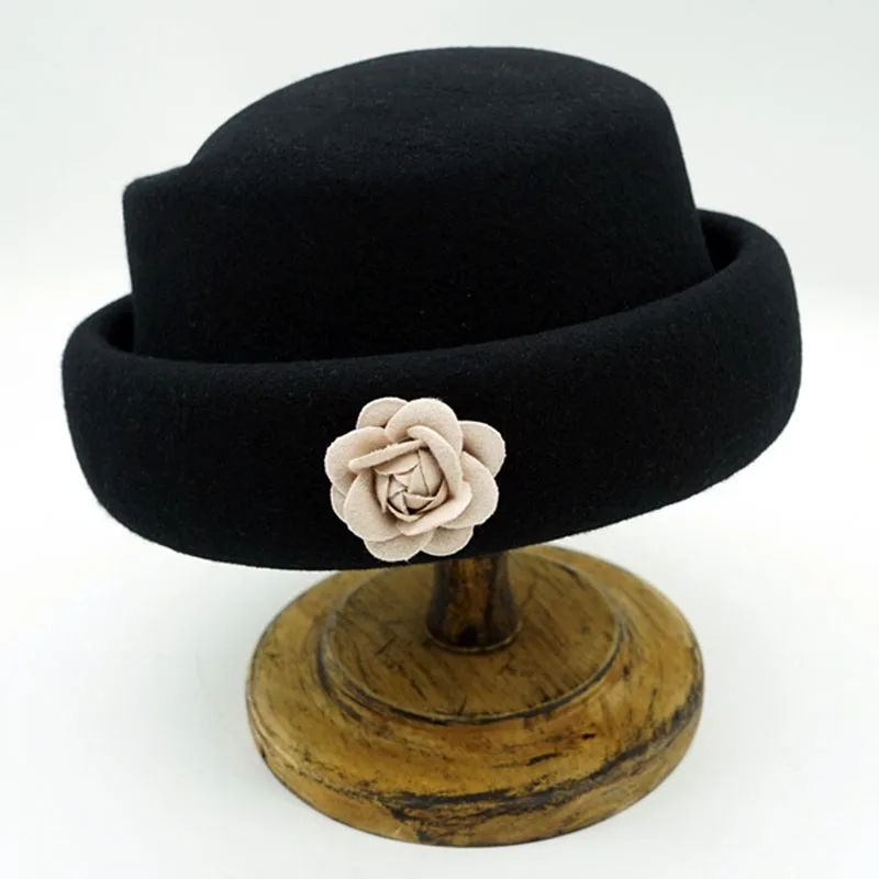 Women Flower Beret Hat Fascinator Wool Felt Hats Ladies Roll Up Brm Pillbox Hat Party Chuech Wedding Dress Derby Hats