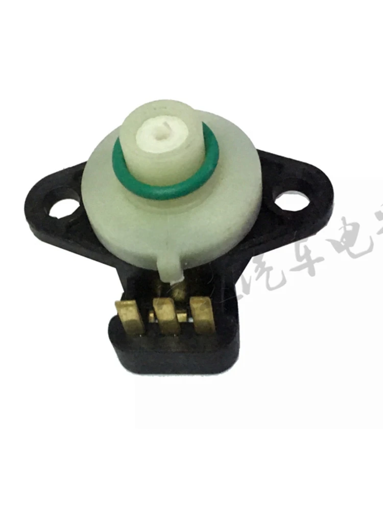 Post Process Urea Pump Pressure Switch  Sensor for Weichai Bosch 2.2 6.5