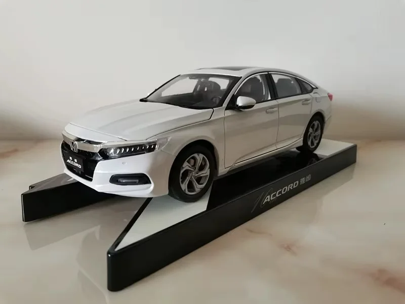 

Оригинальный Guangqi Honda 10-го поколения, новый Accord 2018-2023 1:18, литой под давлением сплав, статический дисплей, модель автомобиля, коллекционный подарок