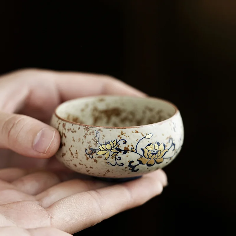 Blue White Interlocking Lotus Ceramic Cup Rust Red Base Chinese Personal Master Bowl For Puer Tea Household Decor Gift