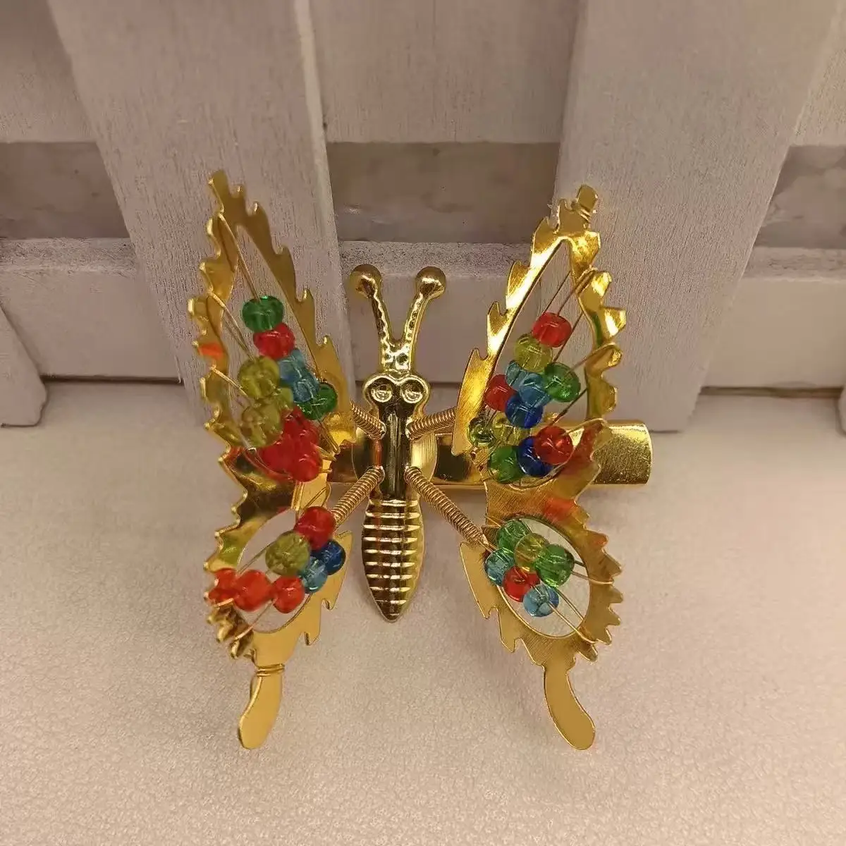Shaking Wing Butterfly Hair Barrettes, Color Beaded Butterfly Hair Clip, Fashion Ornament for Women Girls view 4