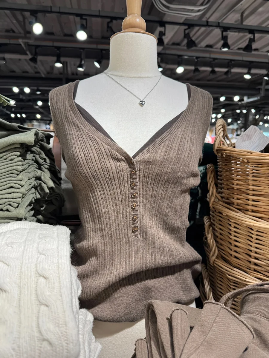 

Винтажная однотонная вязаная тонкая футболка, женская весенняя хлопковая футболка с v-образным вырезом и пуговицами, женская повседневная милая базовая трикотажная футболка, новинка 2026 года