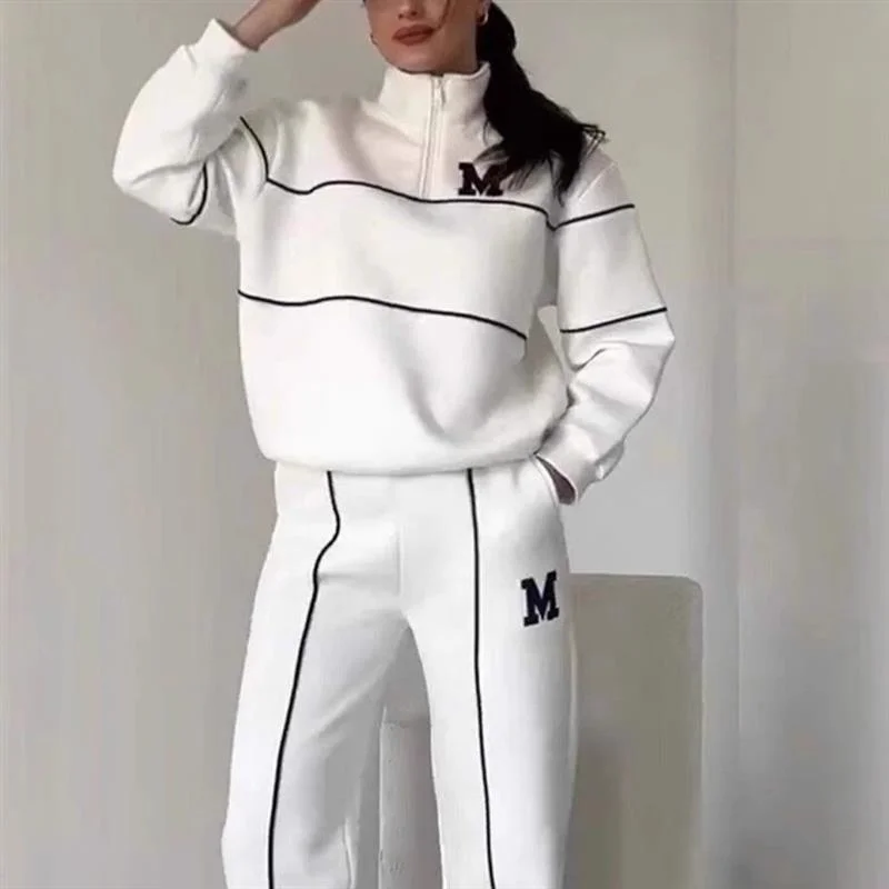 

Thickened Printed Long Sleeve T-Shirt And Pants Casual Sportswear Two-Piece Set for Women Polyester Fiber Zipper Closure V-Neck