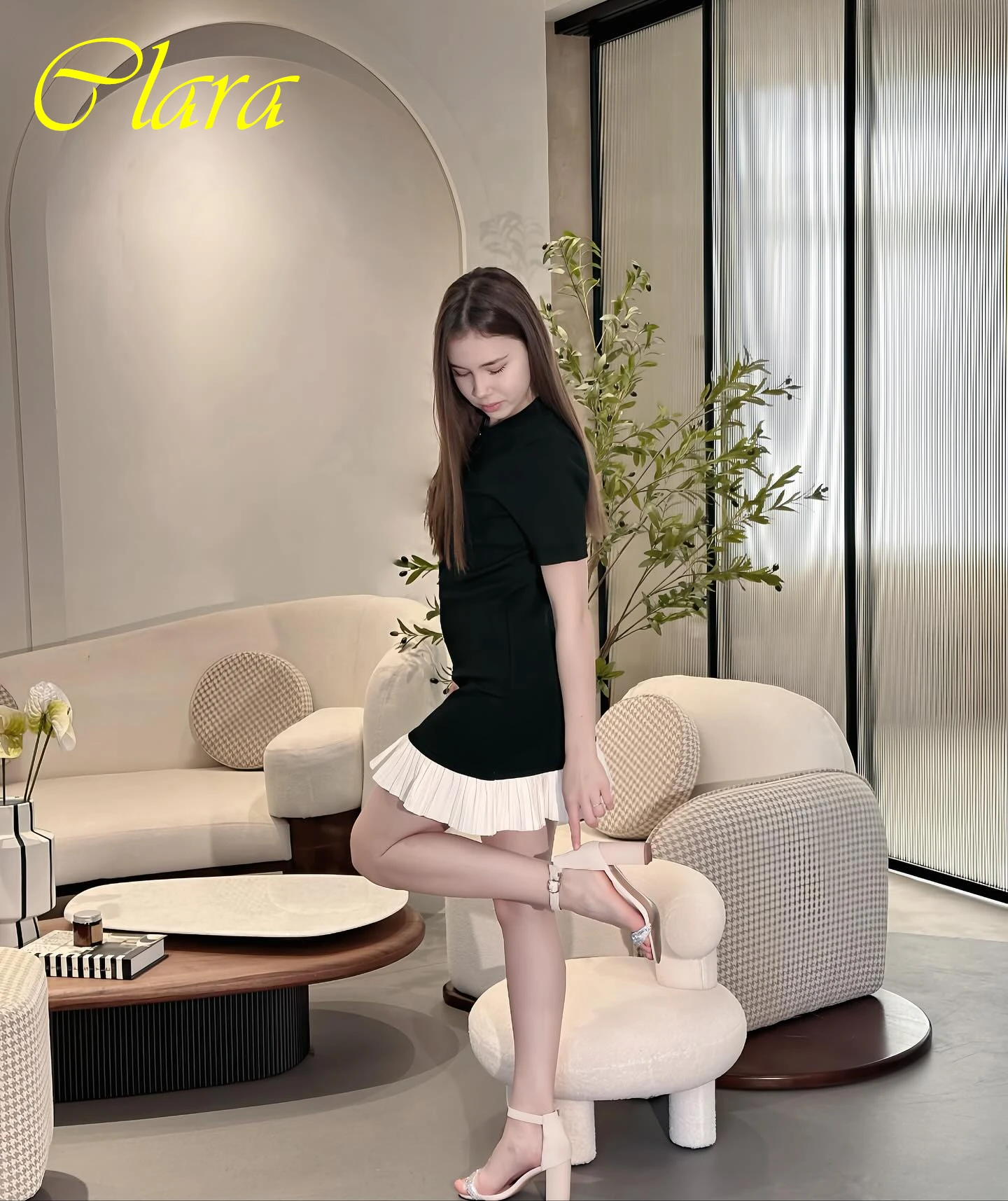 Abito da sera formale personalizzato con girocollo dritto e maniche corte. Abiti da occasione delicati su misura. Abito da festa elegante alla moda