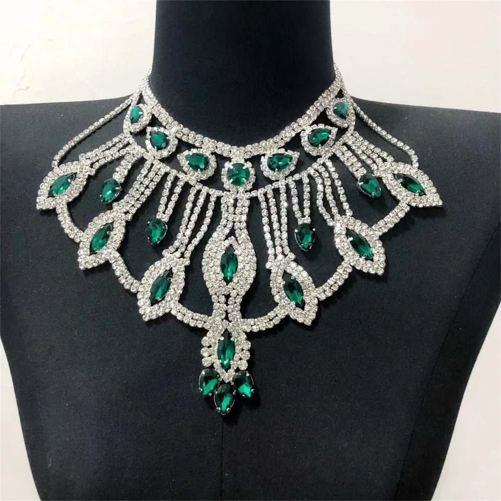 

Luxury Exaggerated AB Crystal Pendant Vintage Water Drops Large Necklace Jewelry Delicate Shiny Rhinestone Necklace Wedding