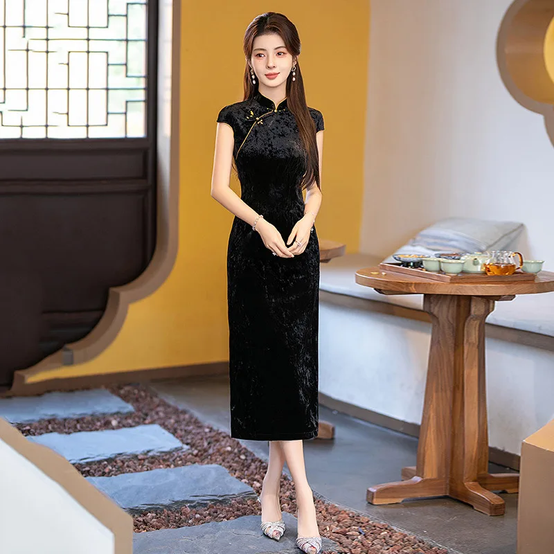 فستان شيونغسام طويل جديد محسّن لعام 2025 على الطراز الصيني القديم بدون أكمام فستان شيونغسام للنساء فستان التخسيس تشيباو
