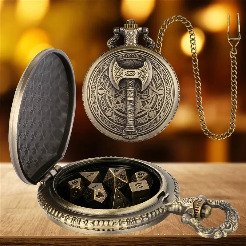 

Engraved Axe Pattern Pocket Watch Case Pendant Chain with 7Pcs Mini Polyhedral Metal Dice Set Entertainment Gaming Accessory