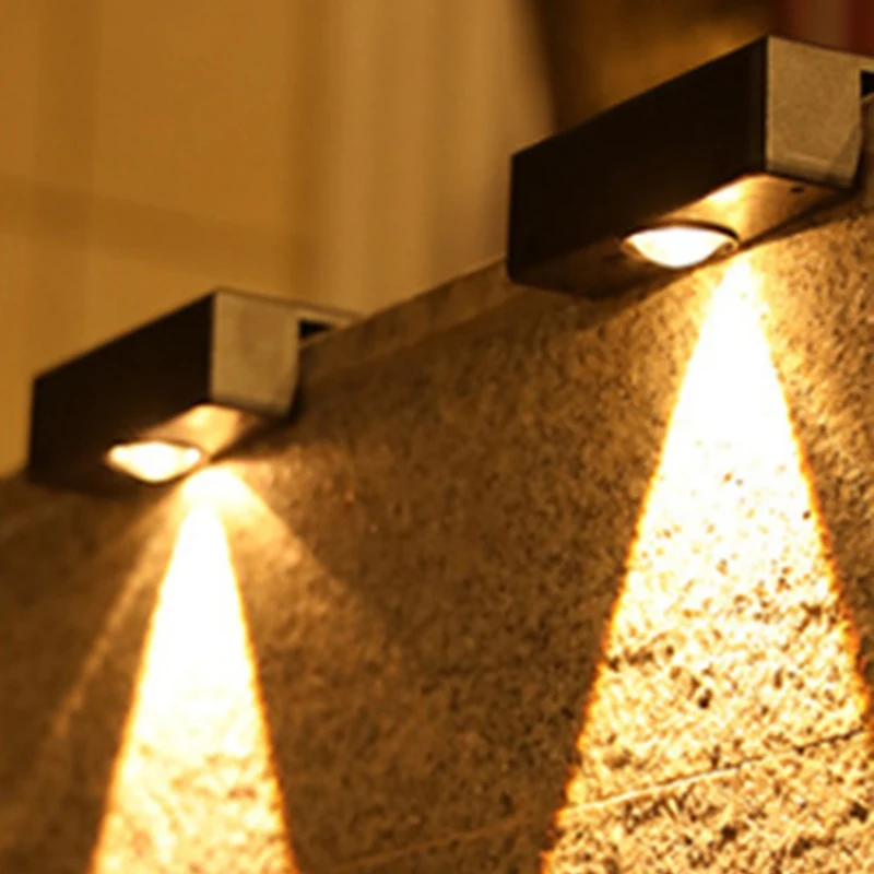 โคมไฟติดผนังข้างถนนลานและ LED พลังงานแสงอาทิตย์กันน้ำไฟประดับรั้วสำหรับสวนแสงแดด lampu tenaga Surya กลางแจ้งใหม่