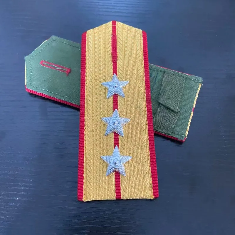 Spalline di grado militare sovietico della Seconda Guerra Mondiale Tipo cinese 55 Spalline del capitano dell'esercito Accessori uniformi 1 paio di spallette
