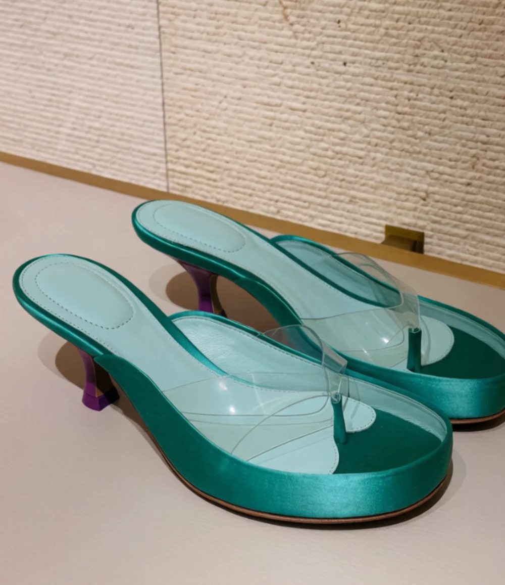 Summer Casual Style Women‘s Thong Sandals Clear Flip Flop Strap Open Round Toe Two-Tone Kitten Heel Slip-On Slide Sandals view 4