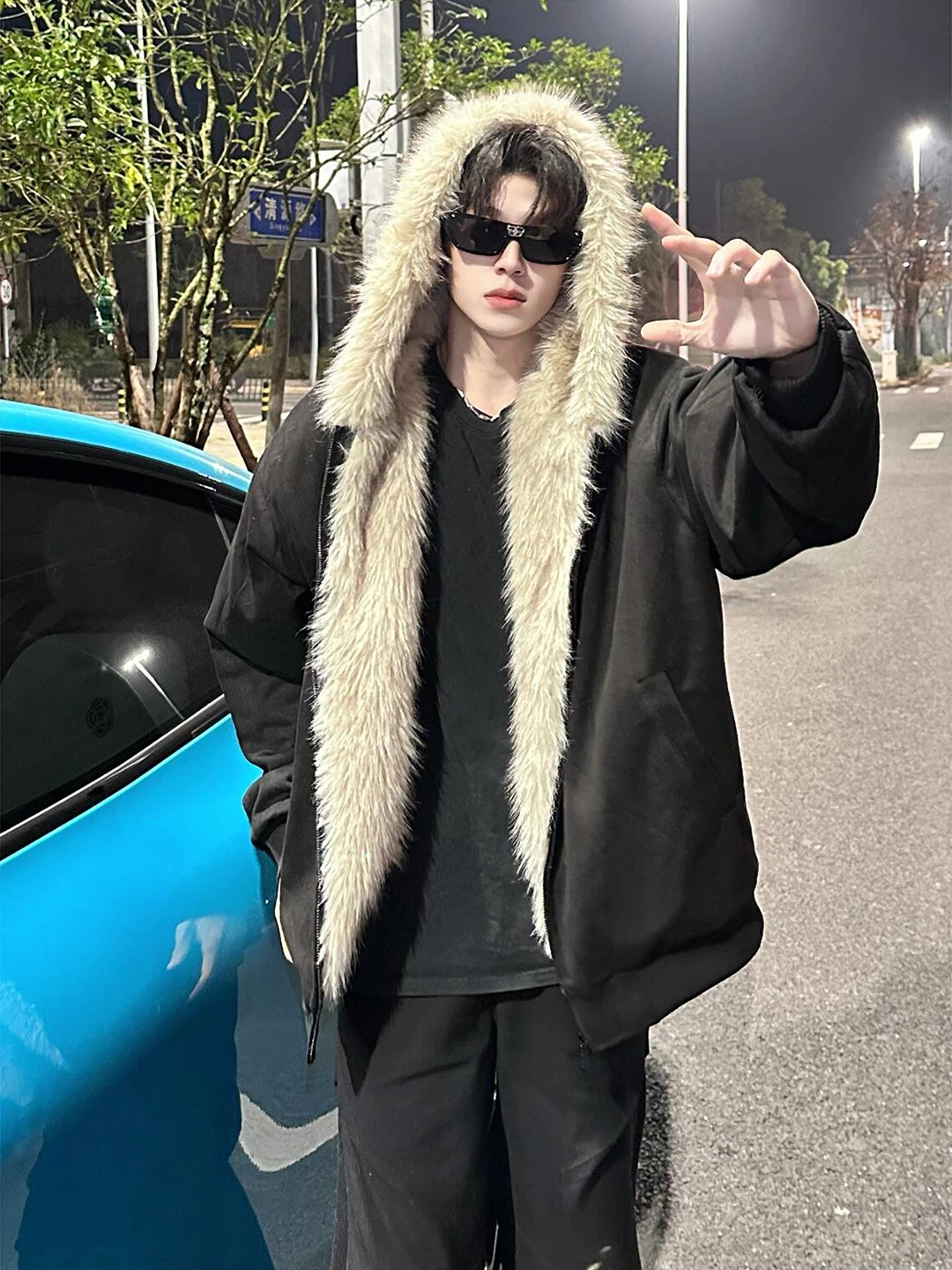 

Мужская зимняя утепленная хлопковая куртка с капюшоном на молнии, с меховым воротником, повседневная, молодежная, в стиле Cleanfit