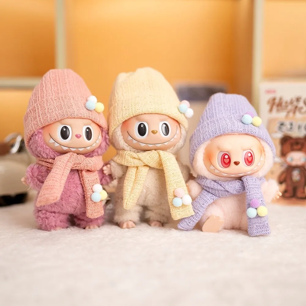 

Для 17 см комплект одежды Labubu, милая вязаная шапка, шарф, носимая одежда, комплект шляп, повседневная однотонная дизайнерская одежда, рождественский подарок