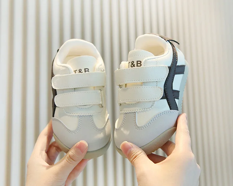 Kinder-Laufschuhe 2026 Herbst Neue Mode Lässige Gehschuhe für Babys Jungen Mädchen Atmungsaktive Weiche Kinder-Sportschuhe – Detail 4