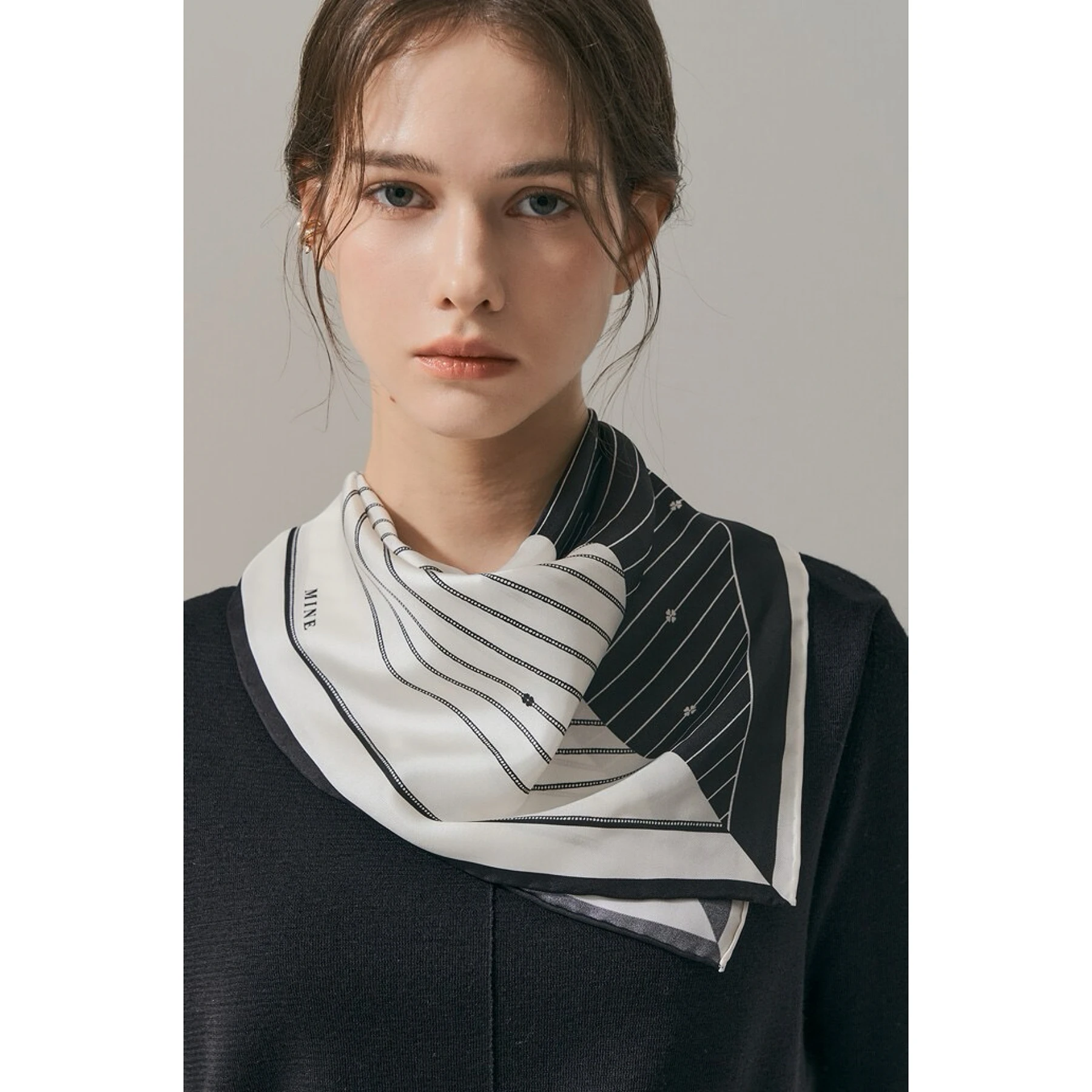 Fashionable Simple Elegant Versatile Silk Scarf Shawl MIN26 Autumn Commute Style Slim Fit Long Sleeve round Neck Striped Pattern
