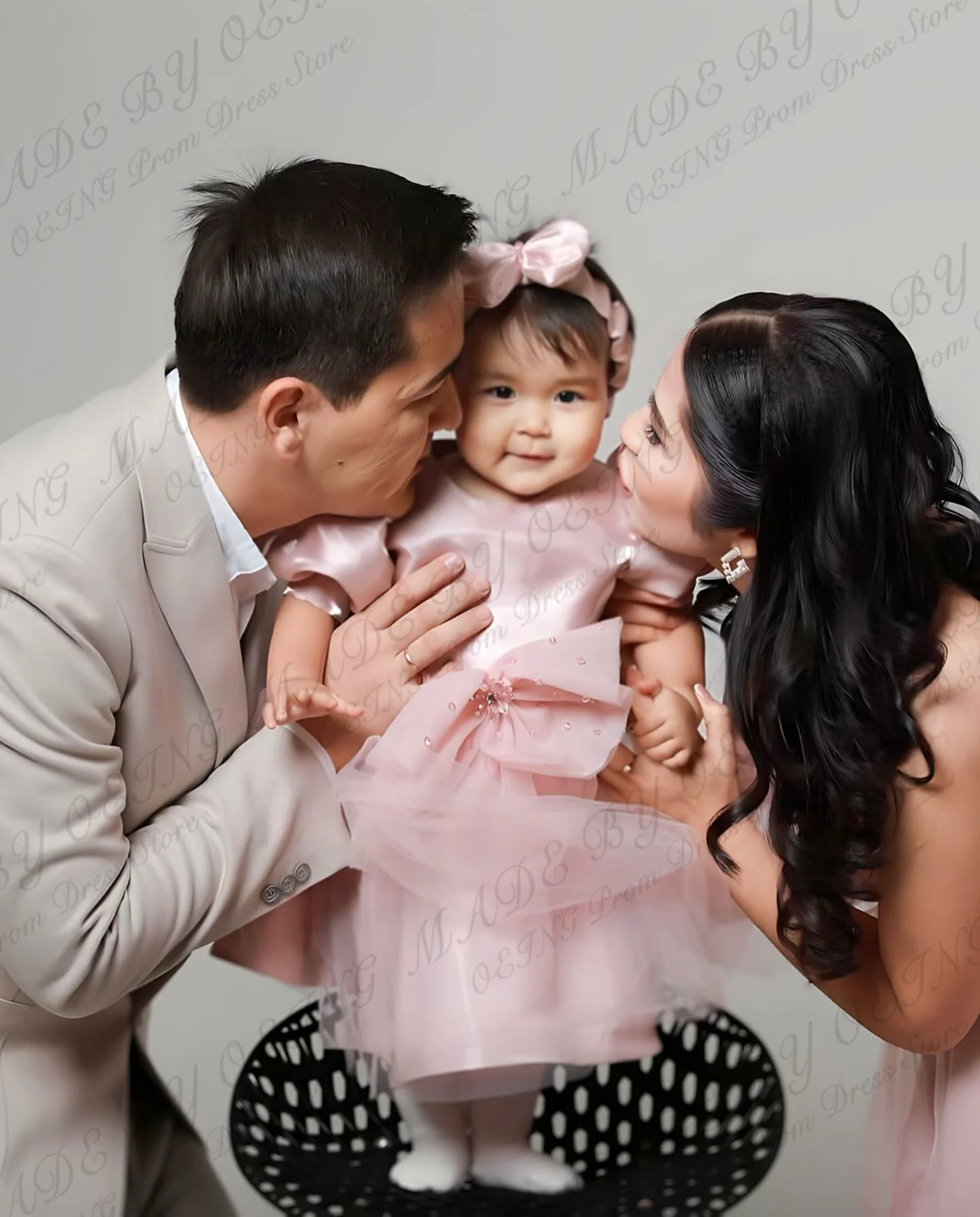 OEING-Vestidos Glitter sem alças para mãe e filha, Ruffles mãe e filho, Vestido de festa formal, Fotografia de celebridades