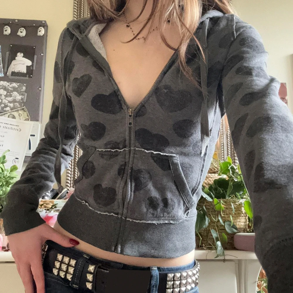 Retro Heart Print Vintage Design Hoodie Women's Casual V-Neck Jacket Distressed Style Versatile Comfortable Top