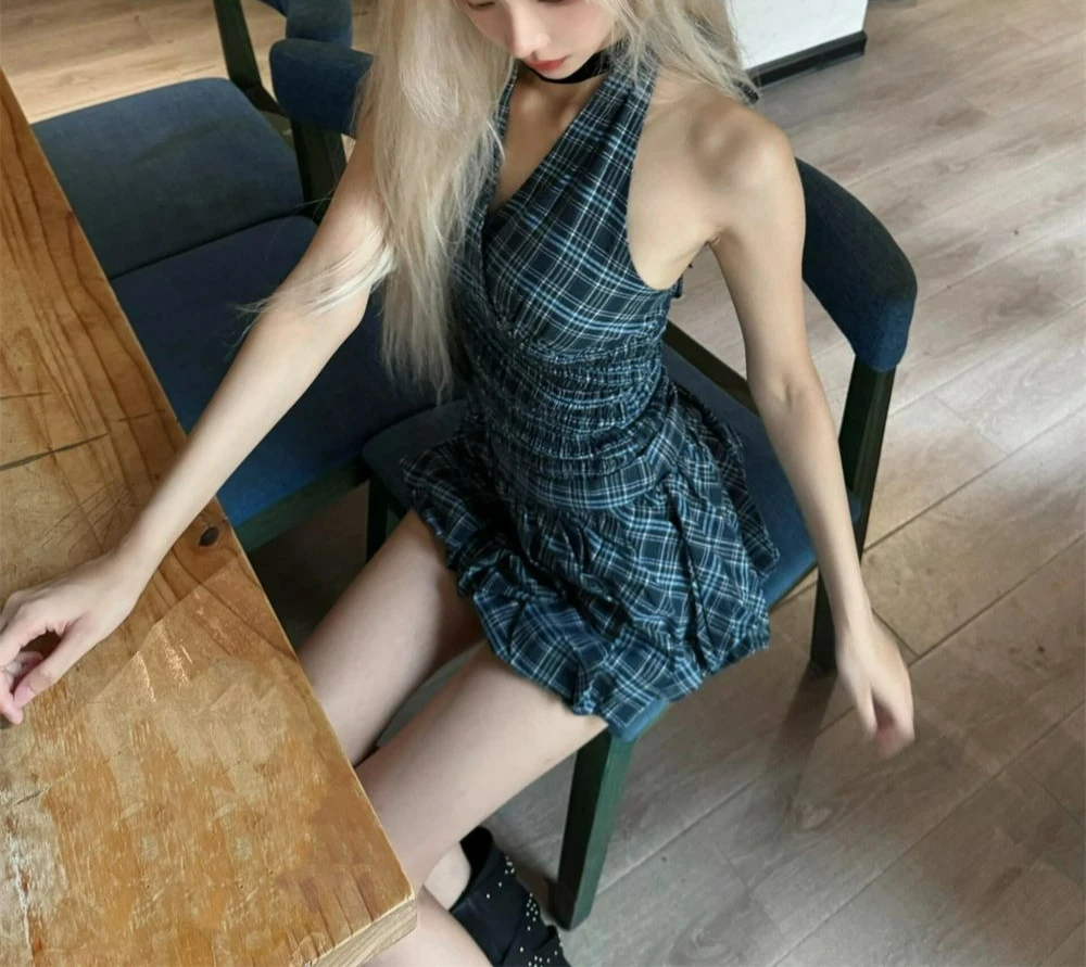 Ensemble deux pièces pour haut à col suspendu, nouveau Design à carreaux, nœud papillon, taille haute, bourgeon de fleur, demi-jupe, été 2025