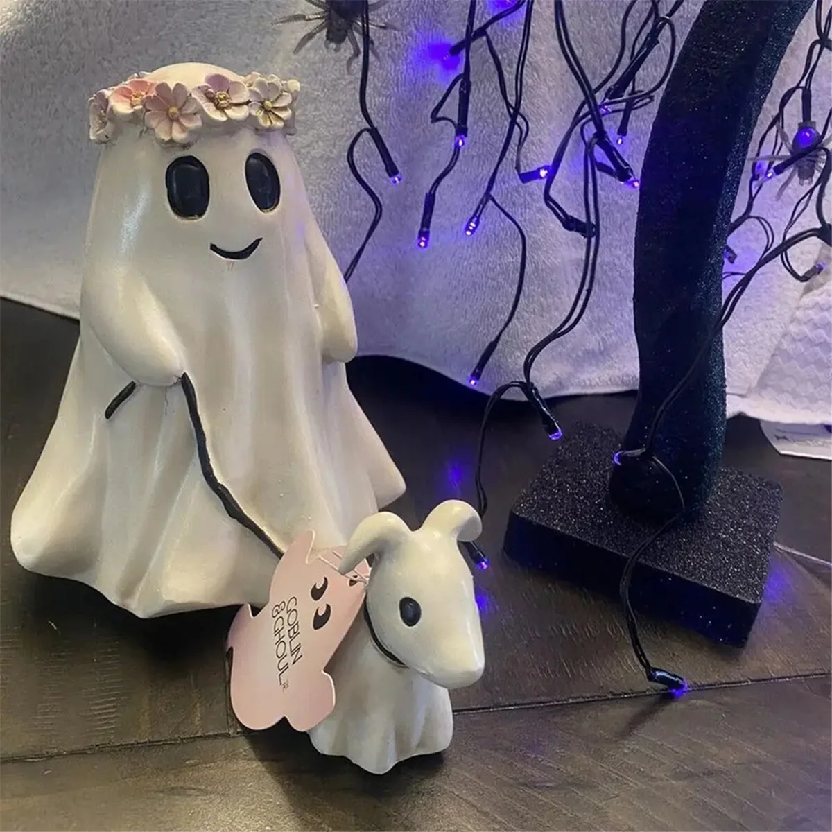 Estatua de perro fantasma para caminar, guirnalda bonita para Halloween, adorno de decoración para caminar