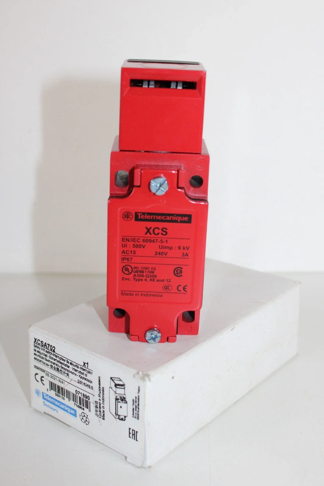 xcsa702-interruptor-de-seguridad-metalico-xcsa-2-nc-1-no-rotura-lenta-1-entrada-roscada-m20