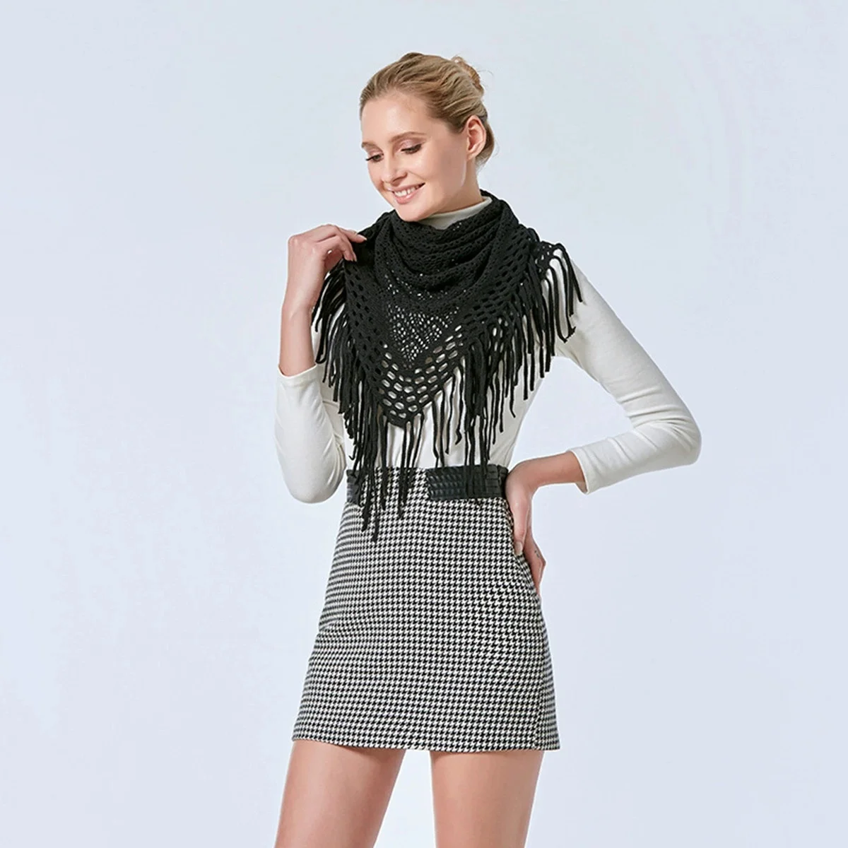 

Newest Women Lace Triangle Scarf Embroidery Fringed Shaw lfor Travel Beach Cape Femme