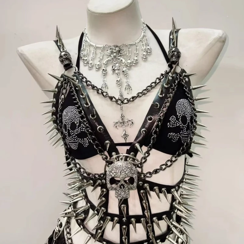 Européen américain noir Sexy pur désir Rivet femmes gilet gothique Original Punk foncé doux Cool plissé jupe courte ensemble dames