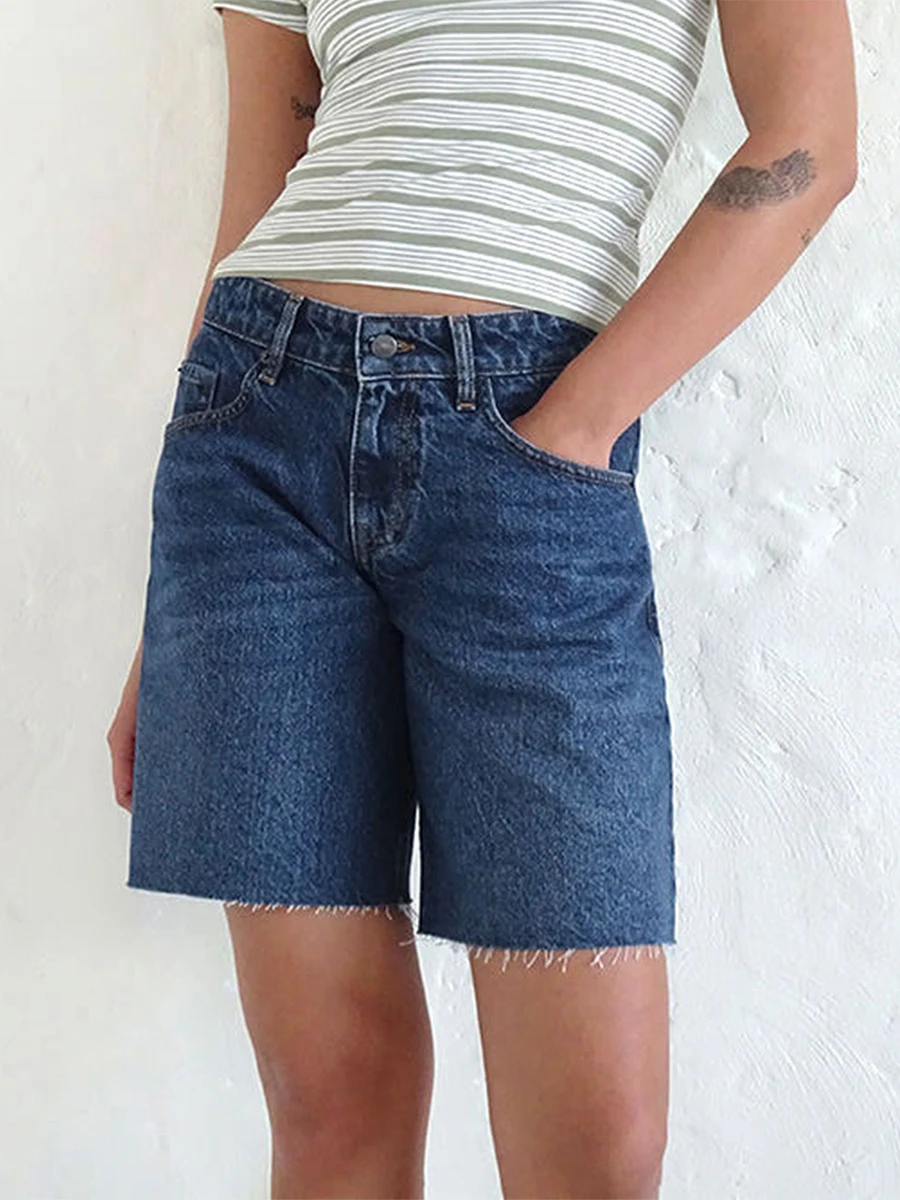 

Women's Knee Length Denim Shorts Loose Solid Color Wide Leg Raw Hem Vintage Bermuda Shorts with Pockets for Summer