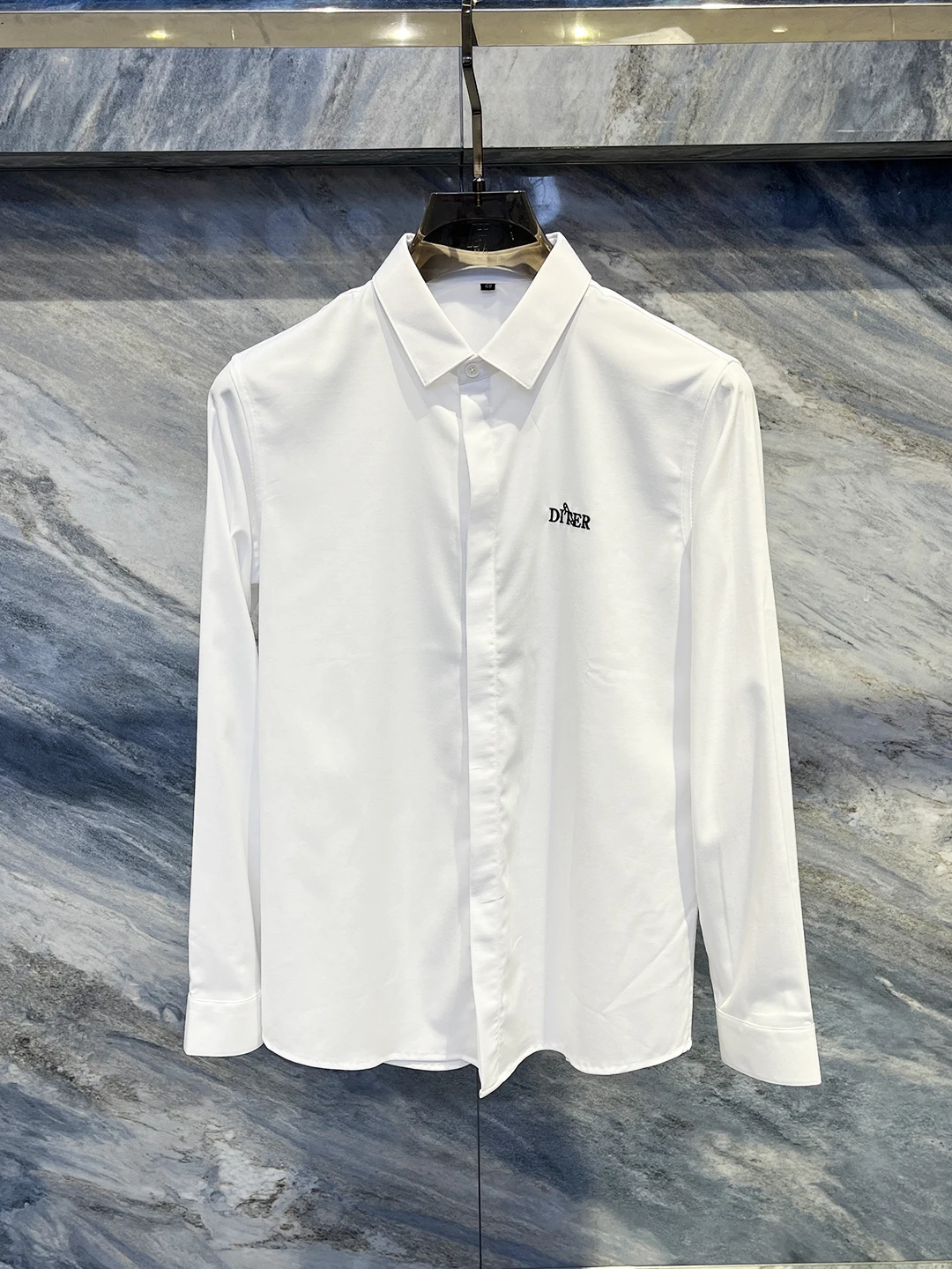 

Men's Slim Fit Long Sve irt Faionable Letter Embroidery Casual Versatile Pure Color irt Autumn 2025 European Sle