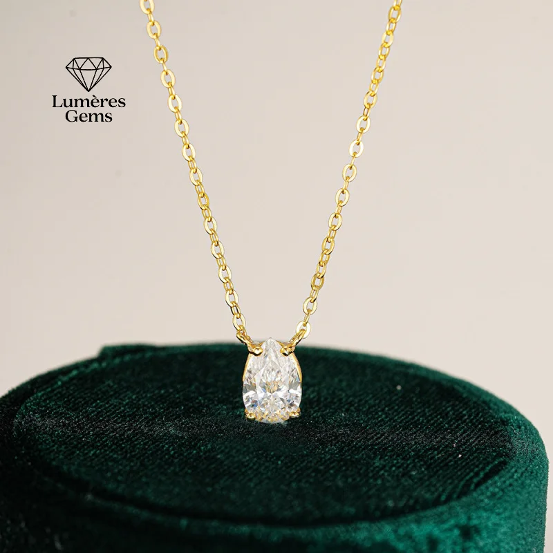 

Pure Platinum Plated With 18K Gold Moissanite Necklace For Ladies, Simple Teardrop Shape, Suitable For Occasions And As Gifts.