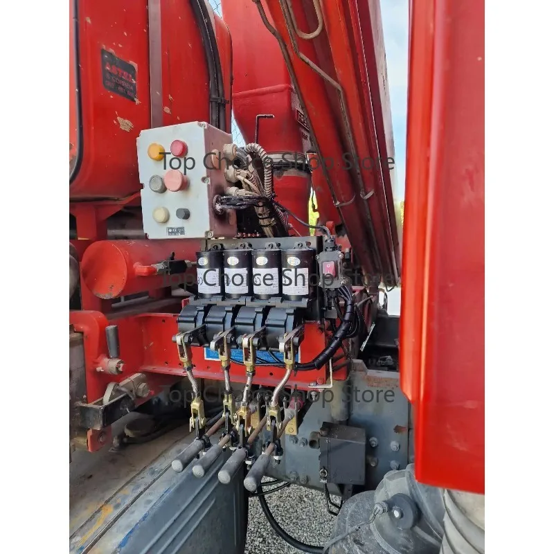 12‑24V Four‑joystick Wireless Remote Control Device For Truck Lifting Mechanical Equipment