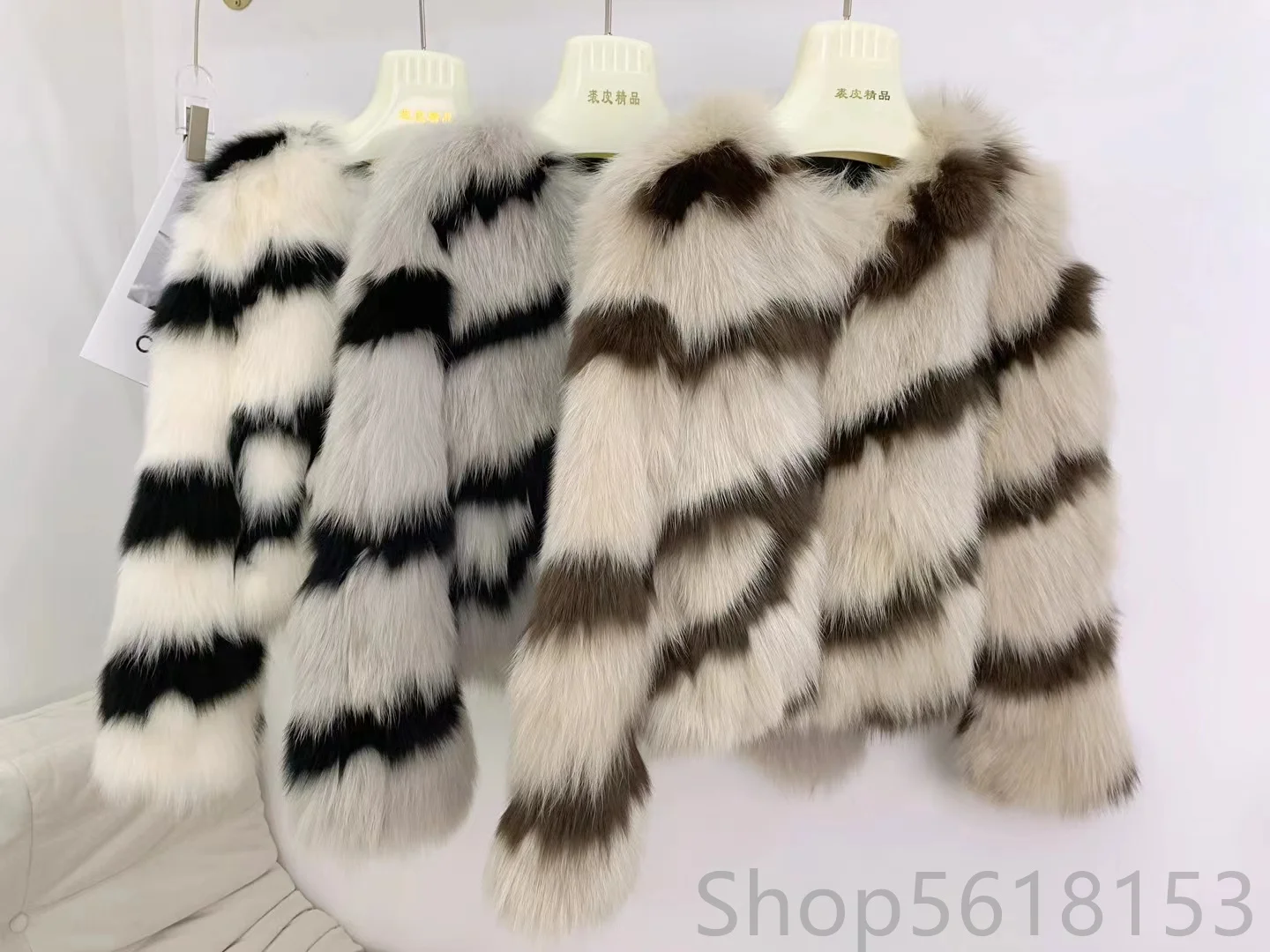 

One 2023 Winter New Women's Fashion Ban Ma Pattern Fur Fox Belly Fur Full Leather Coat(white,Grey, milk tea color ）