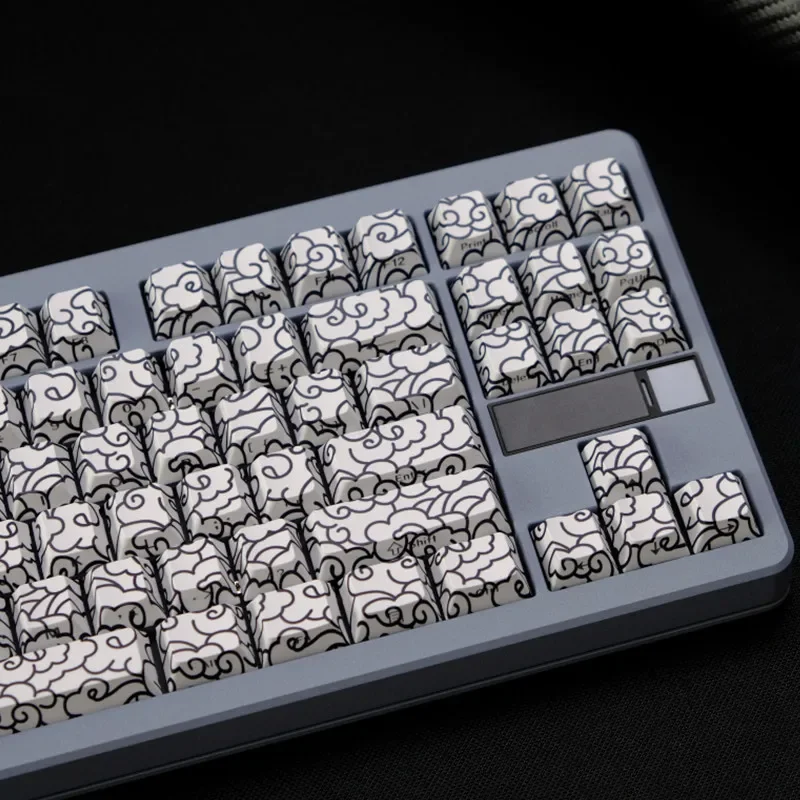 

136 keys Original factory height White auspicious cloud side engraved light transmission PBT thermal sublimation keycap Suitable