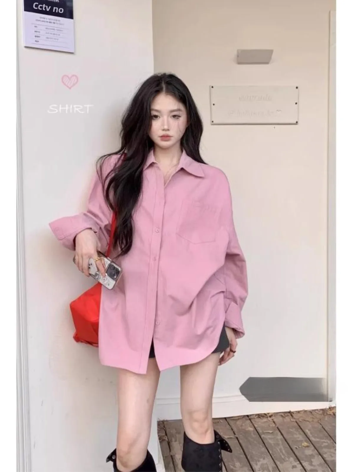 

Универсальная женская рубашка с длинным рукавом и воротником, свободного кроя, средней длины, розового цвета, в повседневном стиле, для офиса, модная, вне времени.